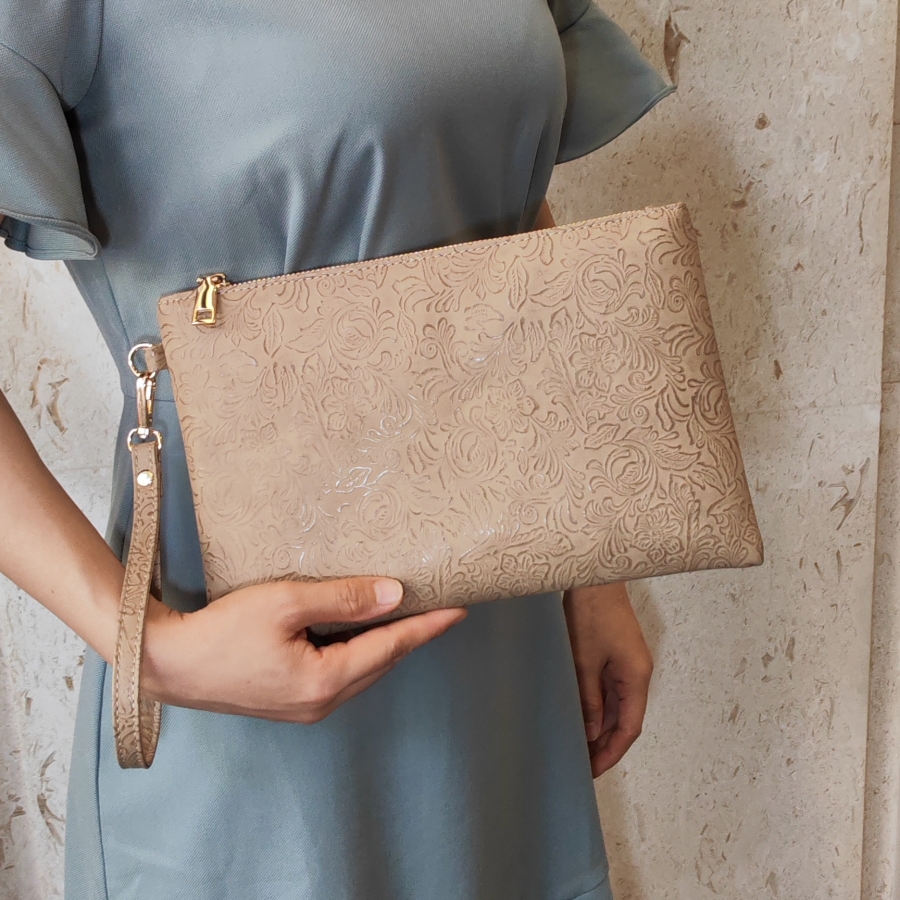 Vintage Relief patterned women - Wristlet Wallet Zipper ulasan dan harga